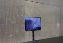 Samsung finally gives us the first glimpse at the new tri-fold smartphone.