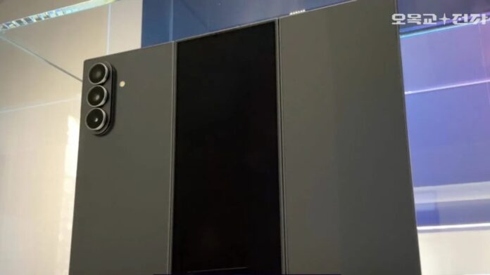 Samsung-Galaxy-Z-Tri-fold-hands-on-2